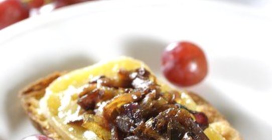 Луковый мармелад с морской солью