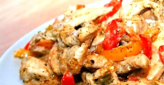 Курица с овощами в сметанном соусе