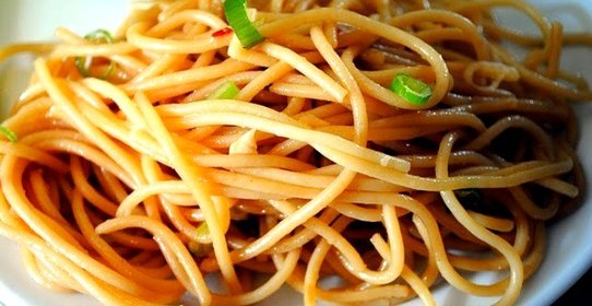 Паста с чесноком и соевым соусом