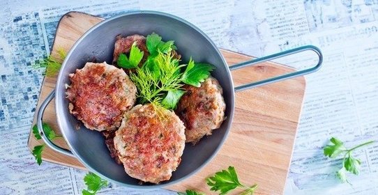 Котлеты из куриного фарша с крабовыми палочками