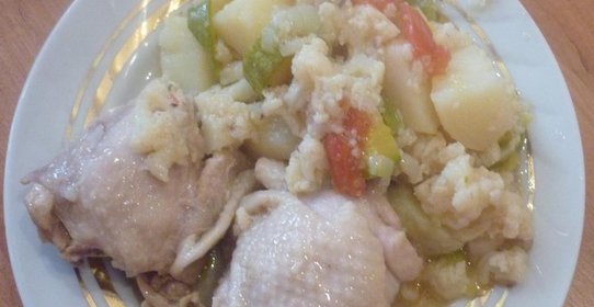 Тушеная курица с цветной капустой