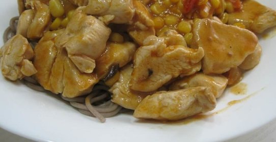 Курица в китайском соусе с лапшой соба Величественная особа