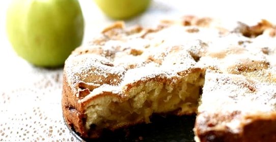 Простой пирог с яблоками