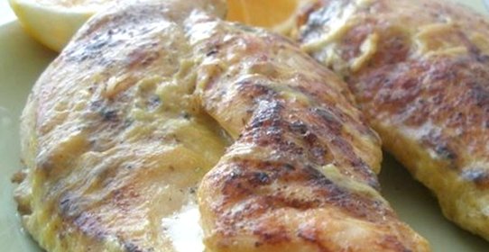 Куриная грудка, запеченная в молоке