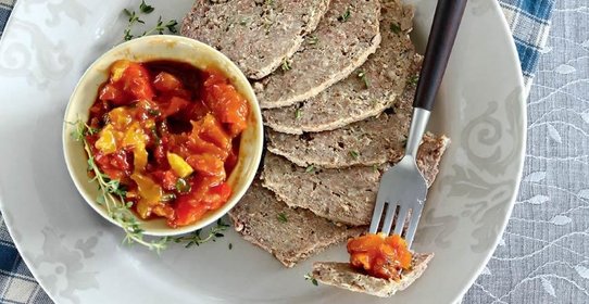 Холодный мясной хлеб с летней сальсой