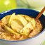 Овсяная каша с яблоками и корицей