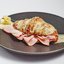 Горячий круассан с сыром и ветчиной