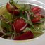 Салат с клубникой, рукколой и артишоком