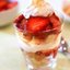 Клубничный десерт с мятой