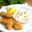 Золотистые куриные грудки с коулсло