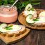 Бутерброды с икрой мойвы, яйцом и свежим огурцом