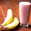 Банановый смузи с черникой