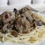 Спагетти с фрикадельками в сметанно-грибном соусе