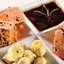 Атлантический лосось с артишоками и соусом из красного вина