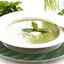 Зеленый крем-суп из шпината и мяты с паприковым маслом