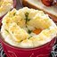 Запеченные яйца с сыром и остро-сладким беконом