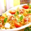 Макароны с беконом, моцареллой и помидорами