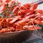 Вареные раки с укропом