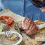 Медальоны из говядины с овощами гриль