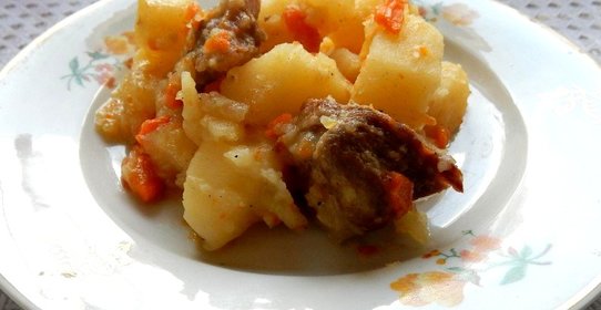 Картофель со свининой в духовке