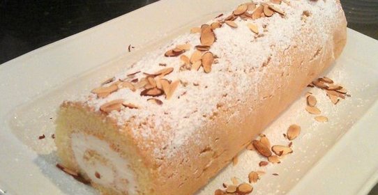 Миндальный рулет