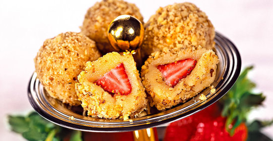 Клубника в марципане