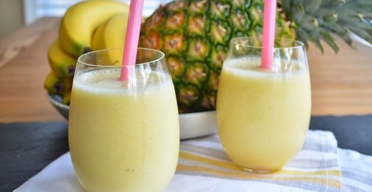 Смузи с ананасом и бананом