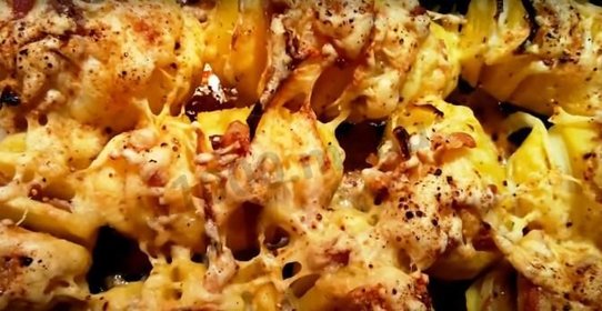 Картофель с беконом запеченный в духовке