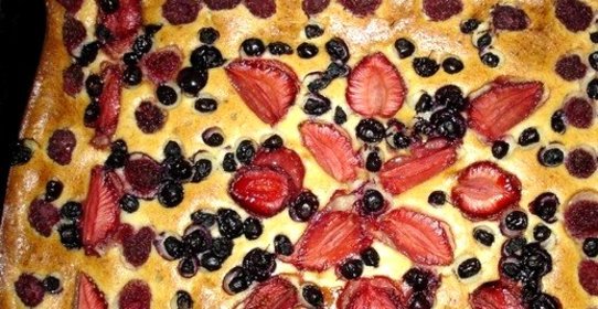 Ягодный пирог на творожном тесте