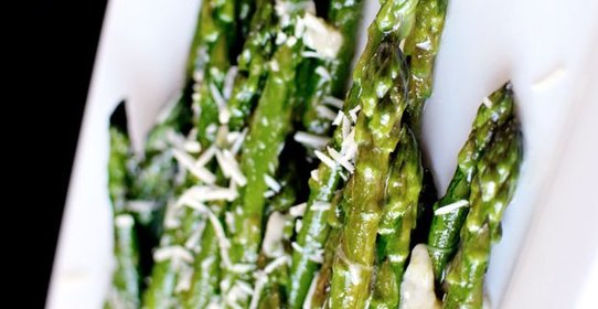 Спаржа с сыром