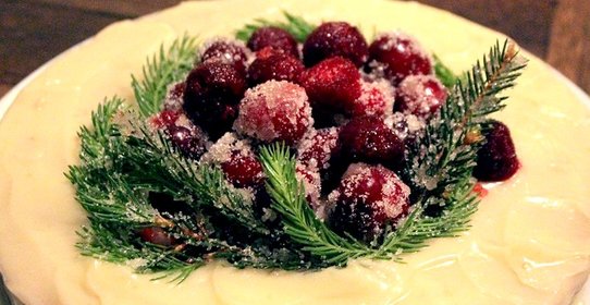 Имбирный торт с «замороженными» ягодами