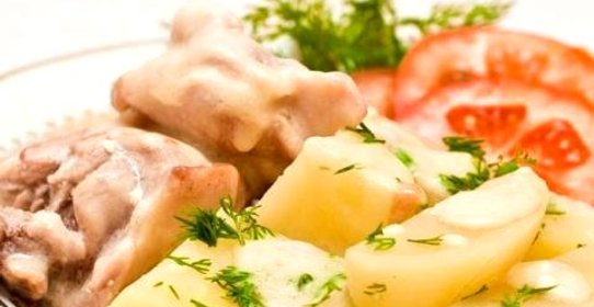 Тушеный кролик в соусе