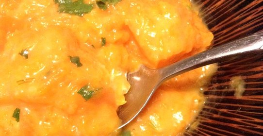 Тыква баттернат с кокосом и кинзой по‑тайски