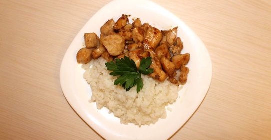 Курица в соевом соусе с рисом