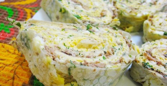 Рулет из лаваша с консервированной рыбой