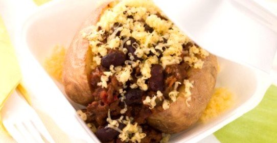 Печеный картофель с соусом из лисичек