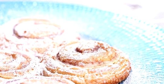 Булочки с корицей из готового дрожжевого теста