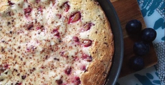 Сливовый пирог со сливочной заливкой