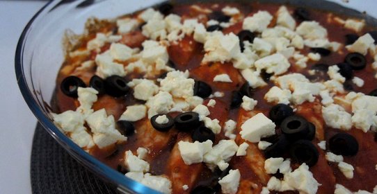 Индейка под шубкой из маслин и сыра Фета