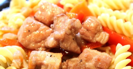 Свинина с овощами в вине