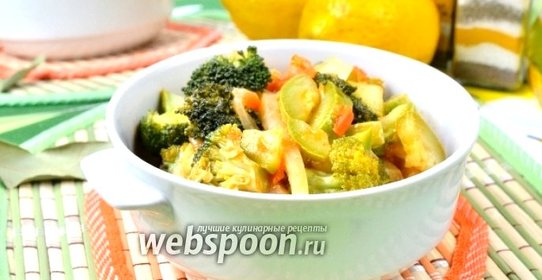 Рагу с кольраби, кабачками и брокколи