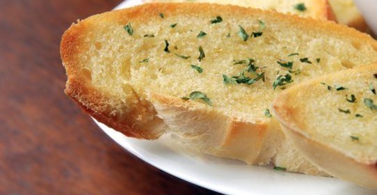 Чесночные тосты с петрушкой