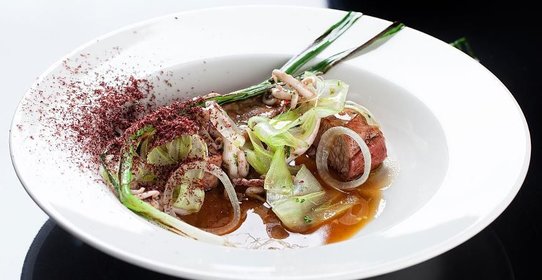 Телятина с кальмарами