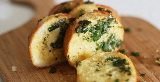 Багет с чесноком