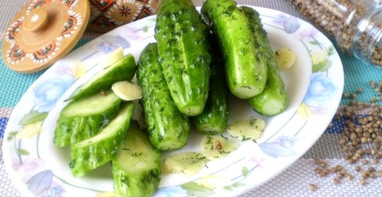 Быстрые малосольные огурцы в пакете