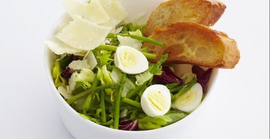 Салат со спаржей