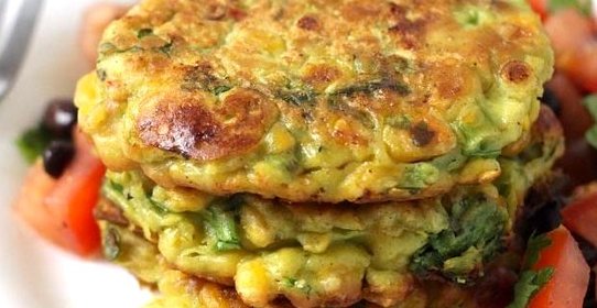 Оладьи из кукурузы и авокадо