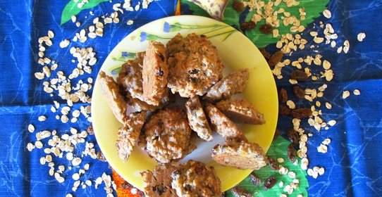 Овсянно-банановое печенье с изюмом без сахара