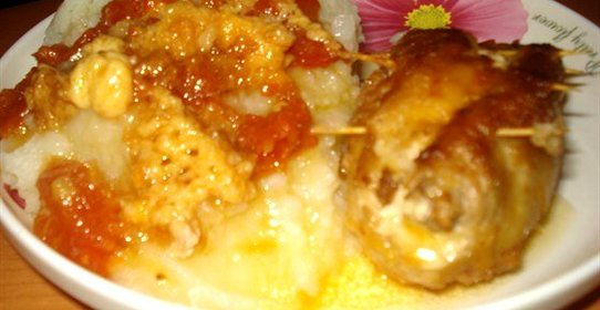 Рулеты из куриных бедер со сладким перцем и сыром