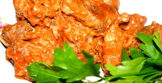 Бефстроганов в томатном соусе